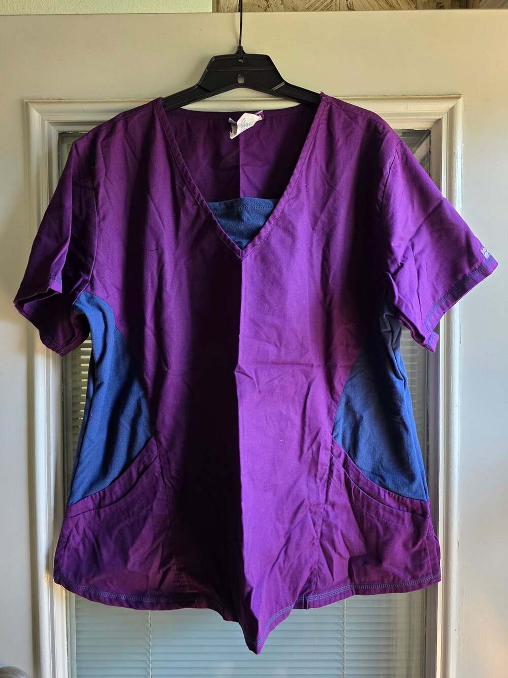 Butter-Soft Scrubs by UA Scrub Top Shirt Size X-Large Purple Blue V-Neck